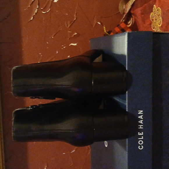 Cole Haan black bootie, 10.5, genuine leather - Picture 2 of 4